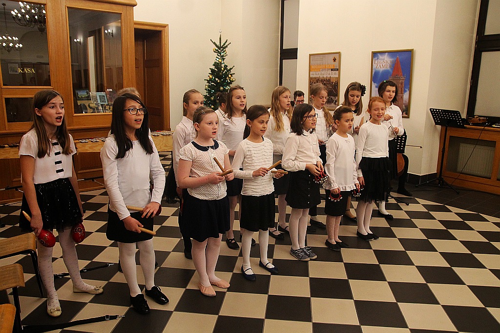 Grudniowy wtorek muzyczny w wykonaniu uczniów  muzycznej
