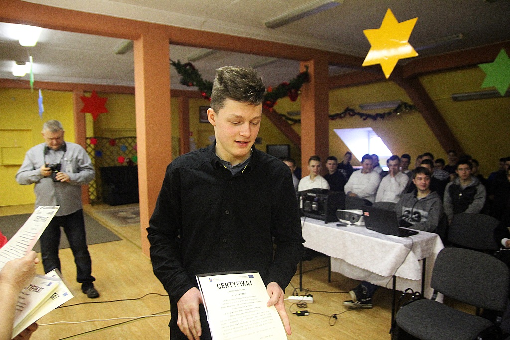 Wręczenie Certyfikatów Erasmus dla uczniów samochodówki