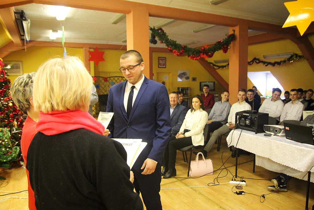 Wręczenie Certyfikatów Erasmus dla uczniów samochodówki