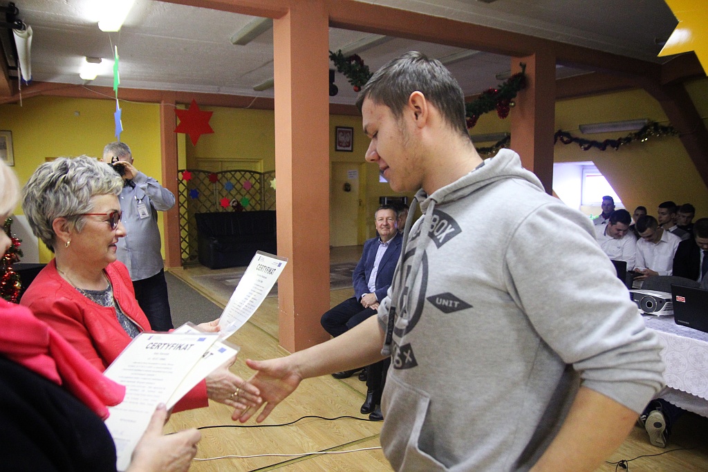 Wręczenie Certyfikatów Erasmus dla uczniów samochodówki