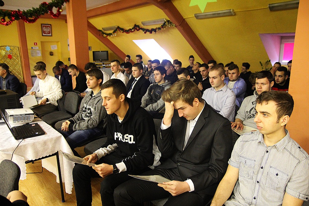 Wręczenie Certyfikatów Erasmus dla uczniów samochodówki