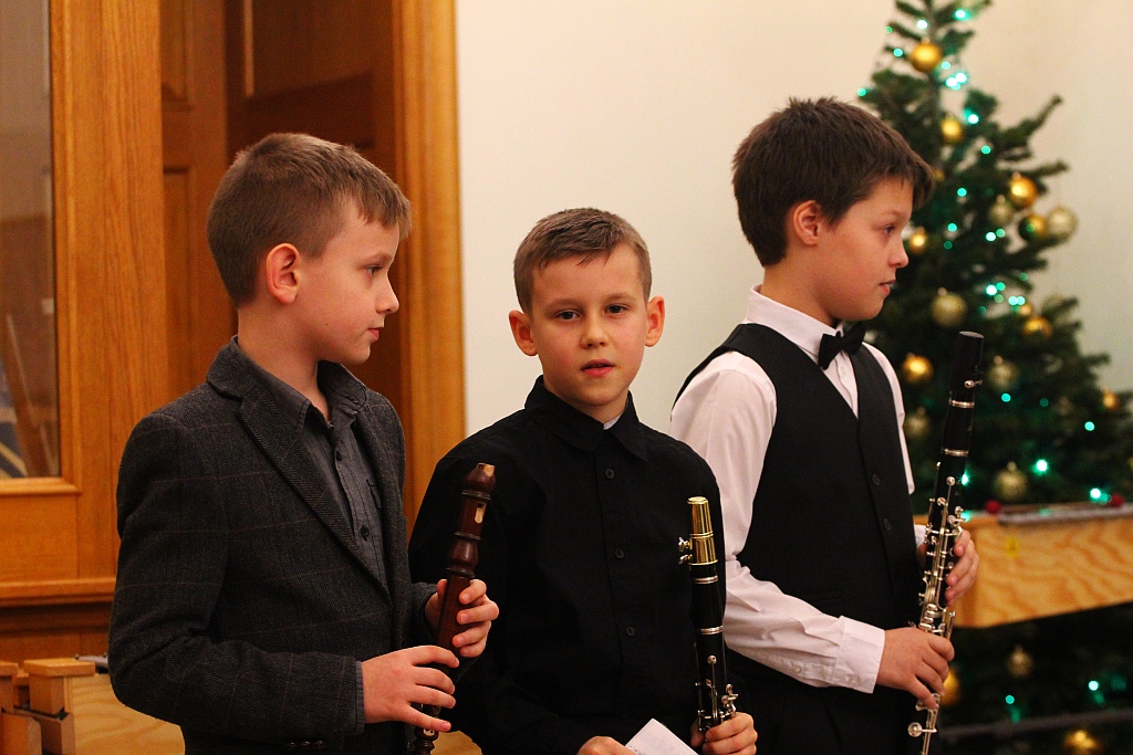 Grudniowy wtorek muzyczny w wykonaniu uczniów  muzycznej
