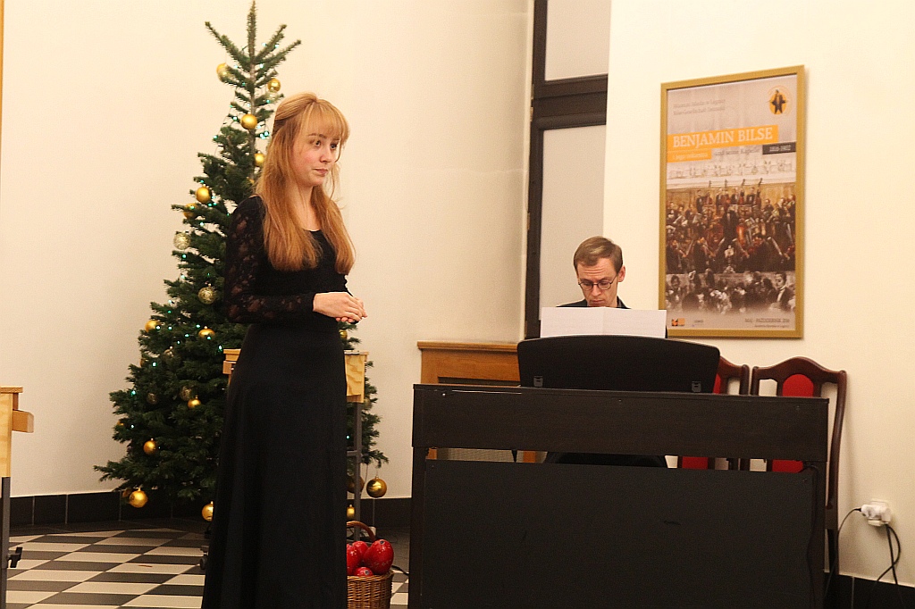 Grudniowy wtorek muzyczny w wykonaniu uczniów  muzycznej