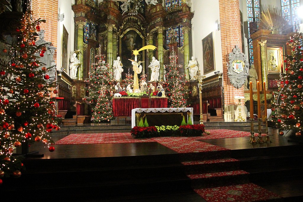 Szopki  bożonarodzeniowe  w legnickich  kościołach