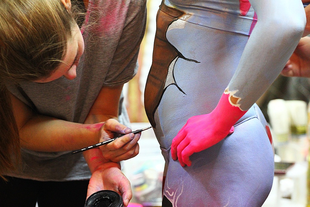 Warsztaty body paintingu zorganizowane przez grupę Avatar