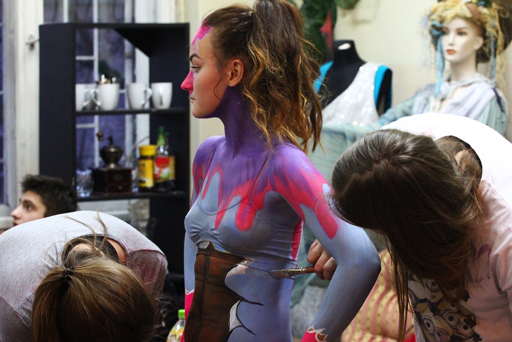 Warsztaty body paintingu zorganizowane przez grupę Avatar