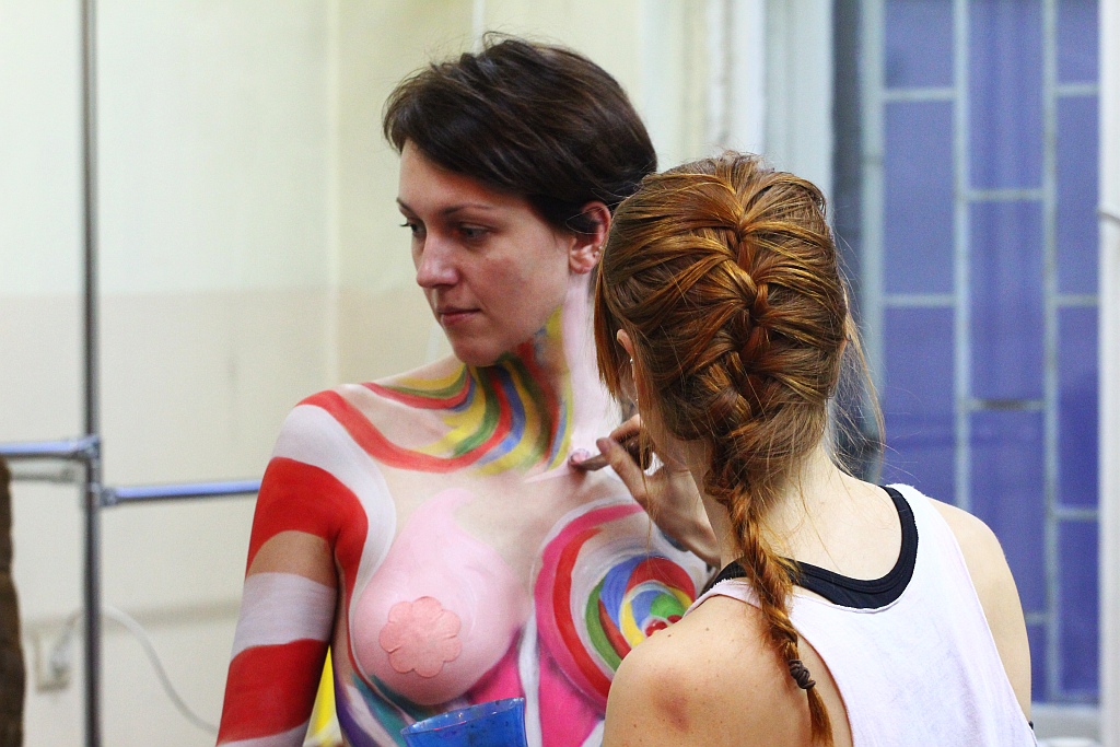 Warsztaty body paintingu zorganizowane przez grupę Avatar
