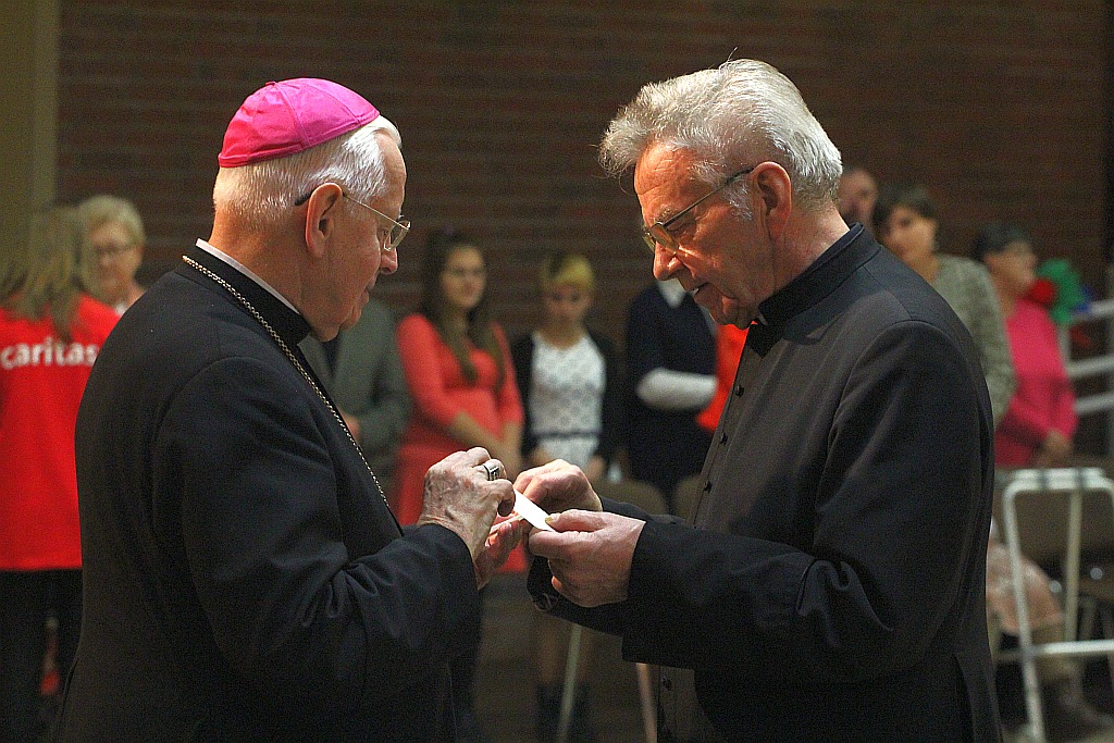 Spotkanie opłatkowe osób niepełnosprawnych w CS JP II
