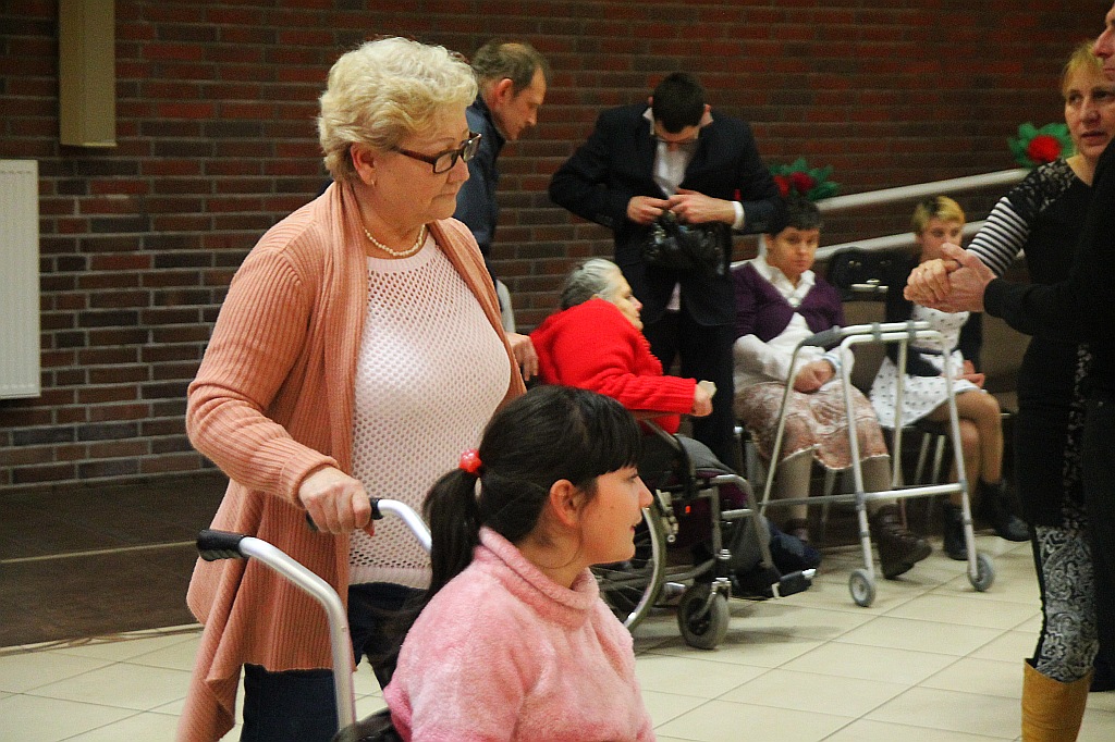 Spotkanie opłatkowe osób niepełnosprawnych w CS JP II
