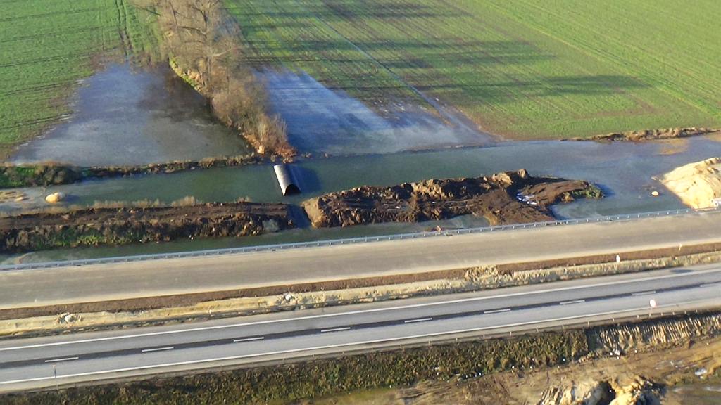 Budowa drogi ekspresowej S3 pod Legnicą z lotu ptaka
