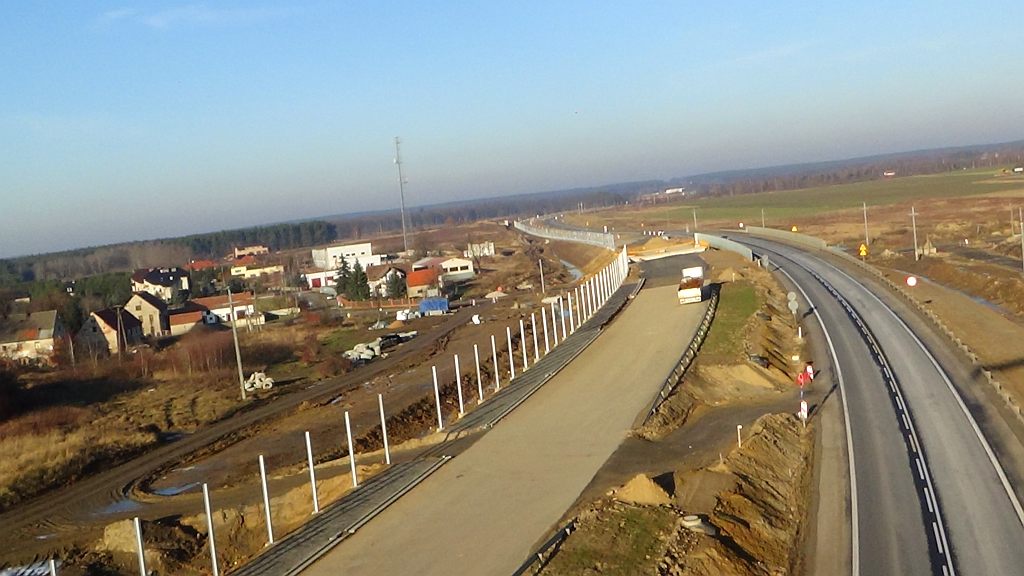 Budowa drogi ekspresowej S3 pod Legnicą z lotu ptaka