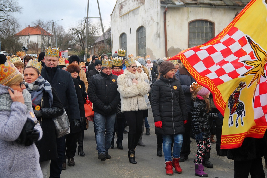 Trzech Króli w Prochowicach. Wierni szli w dorocznym orszaku