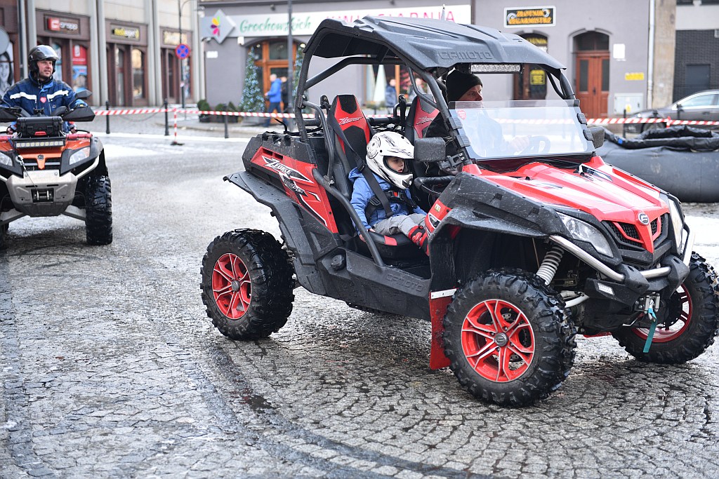WOŚP: Offroadowcy stawili się pod Galerią Piastów z quadami