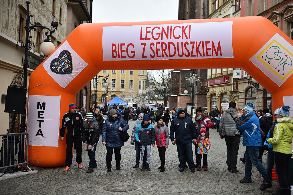 Kilkaset osób stanęło na starcie III Biegu z Serduszkiem