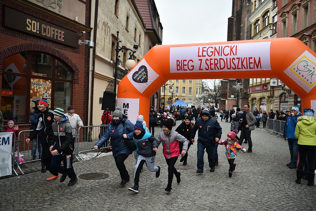 Kilkaset osób stanęło na starcie III Biegu z Serduszkiem