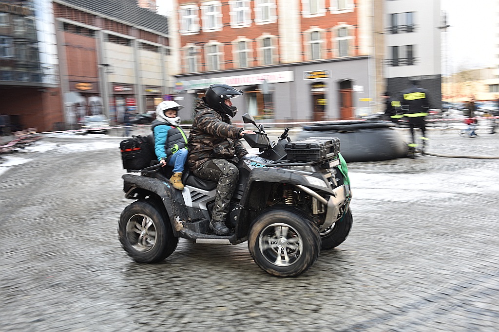WOŚP: Offroadowcy stawili się pod Galerią Piastów z quadami