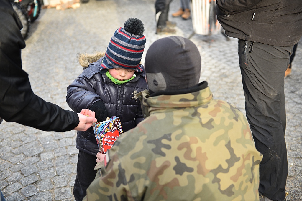WOŚP: Offroadowcy stawili się pod Galerią Piastów z quadami