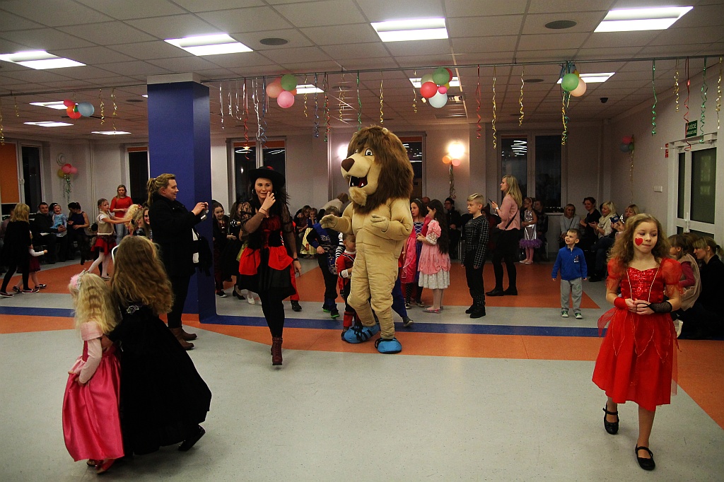 Charytatywny Bal Przebierańców dla Sary Nowak w SDK Kopernik