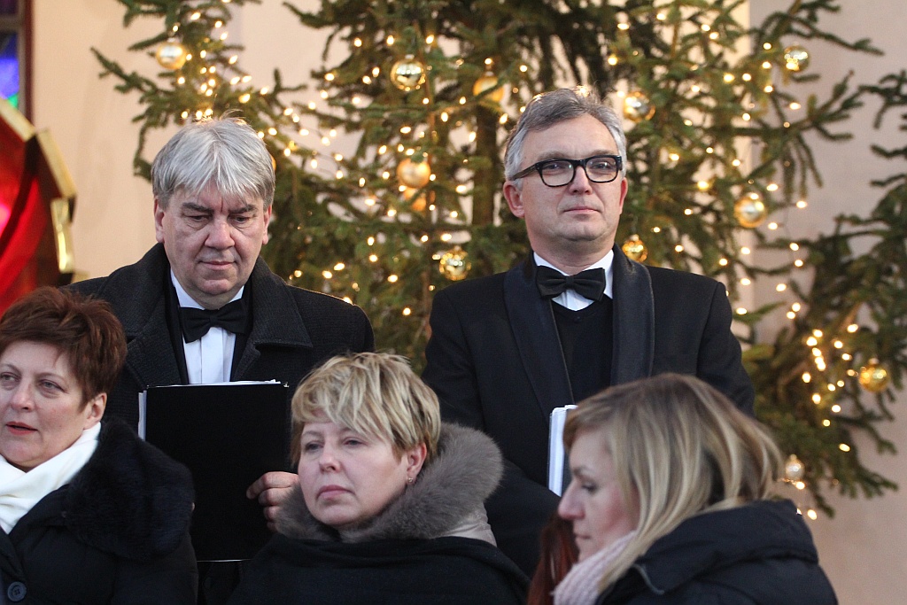 W kościele na Koperniku śpiewali kolędy z chórem Canticum Novum