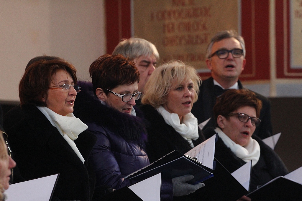 W kościele na Koperniku śpiewali kolędy z chórem Canticum Novum