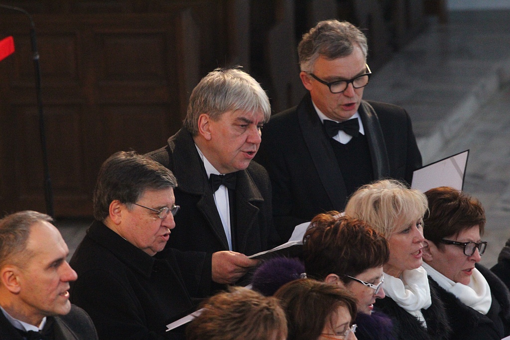 W kościele na Koperniku śpiewali kolędy z chórem Canticum Novum