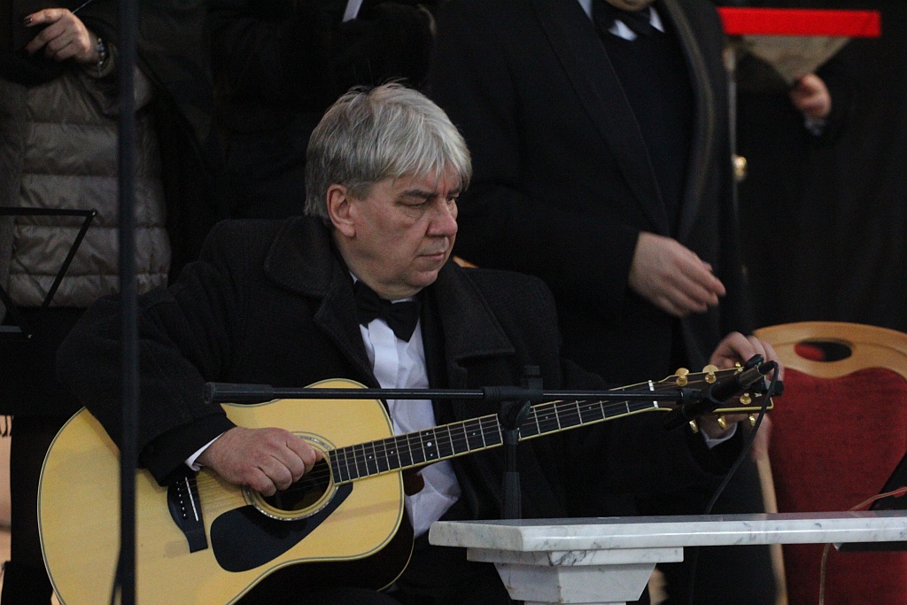 W kościele na Koperniku śpiewali kolędy z chórem Canticum Novum