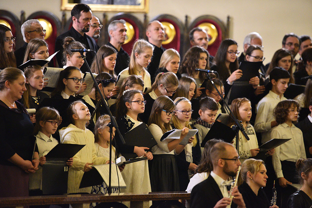 Najpiękniejsze kolędy i pastorałki w kościele na Piekarach