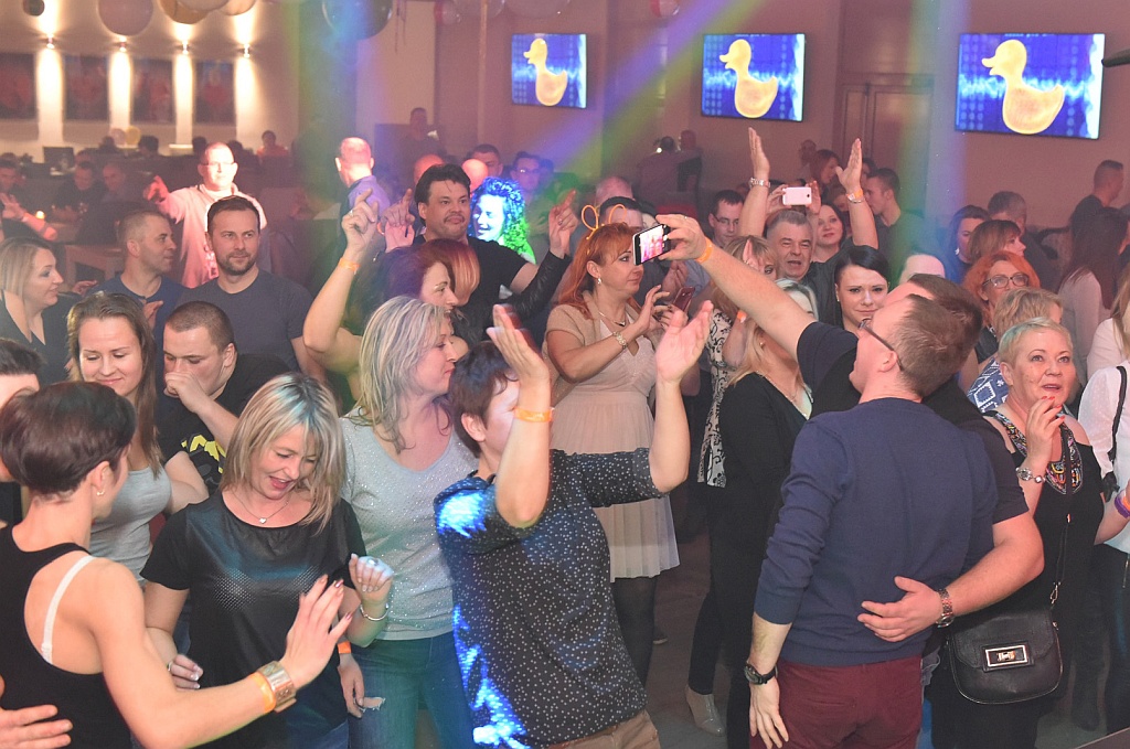 Koncert zespołu Avangrde na dyskotece w Sunny Club Music