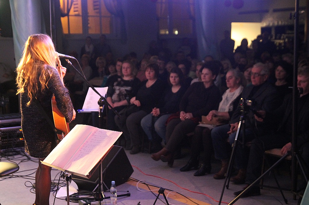 Ela Dębska zaśpiewała Cohena na Witelon Music Night