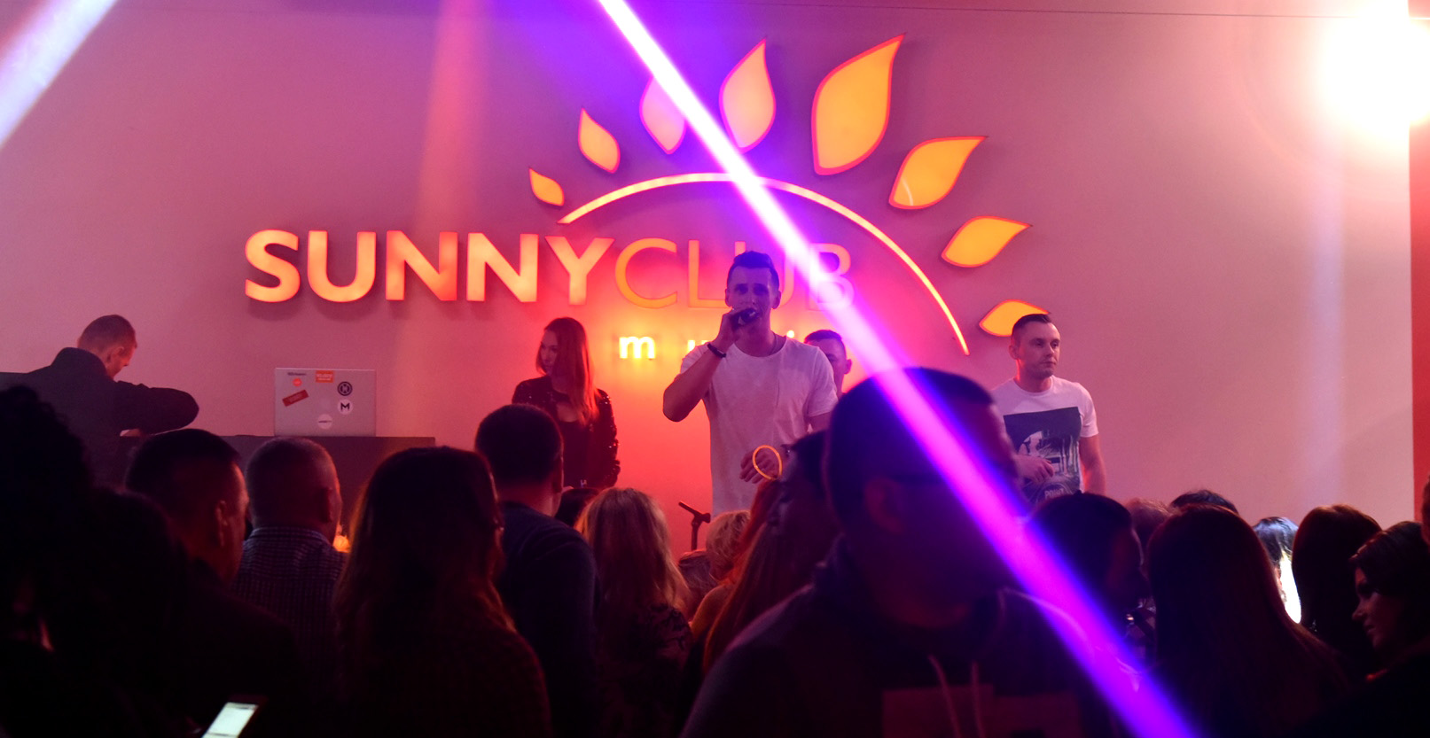 Koncert zespołu Avangrde na dyskotece w Sunny Club Music