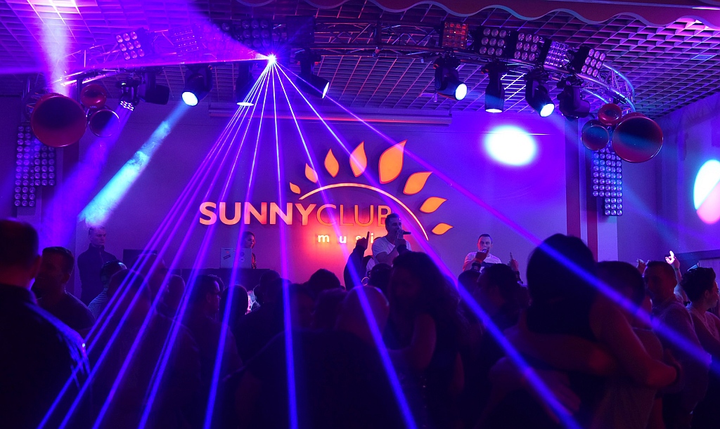 Koncert zespołu Avangrde na dyskotece w Sunny Club Music