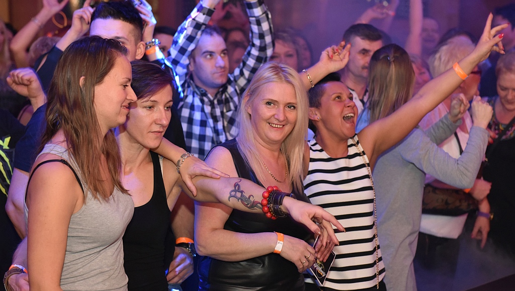 Koncert zespołu Avangrde na dyskotece w Sunny Club Music