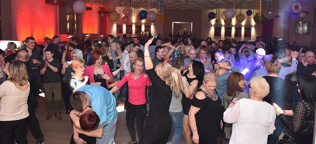 Koncert zespołu Avangrde na dyskotece w Sunny Club Music