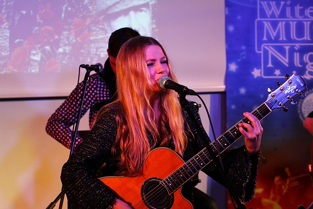 Ela Dębska zaśpiewała Cohena na Witelon Music Night