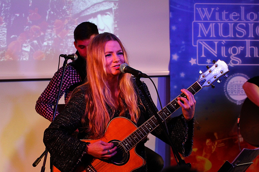 Ela Dębska zaśpiewała Cohena na Witelon Music Night