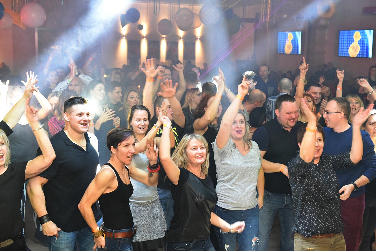 Koncert zespołu Avangrde na dyskotece w Sunny Club Music