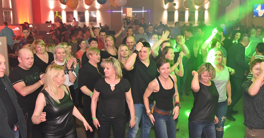 Koncert zespołu Avangrde na dyskotece w Sunny Club Music