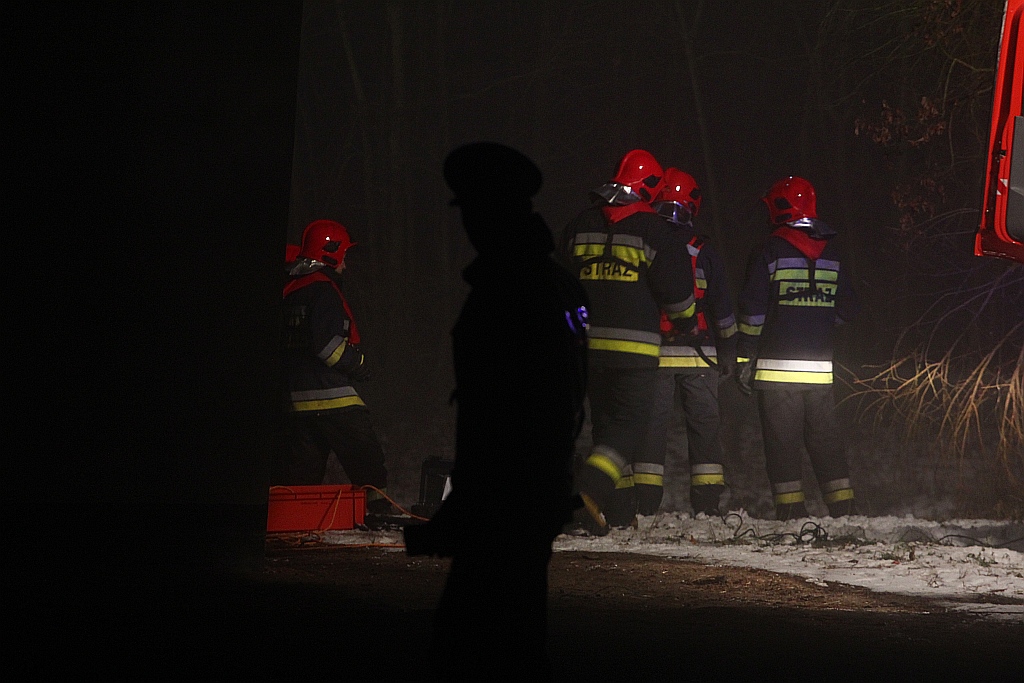 Samochód ze zwłokami znaleziony w Kaczawie pod Prochowicami