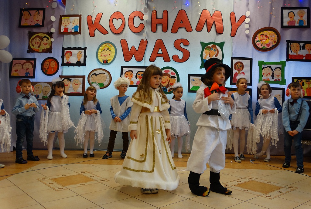 Z Babcią  i Dziadkiem w Przedszkolu Niepublicznym „Źródełko”