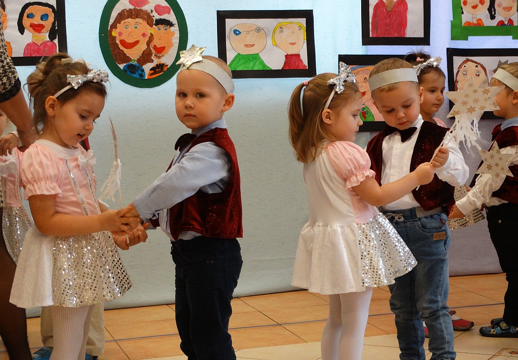 Z Babcią  i Dziadkiem w Przedszkolu Niepublicznym „Źródełko”