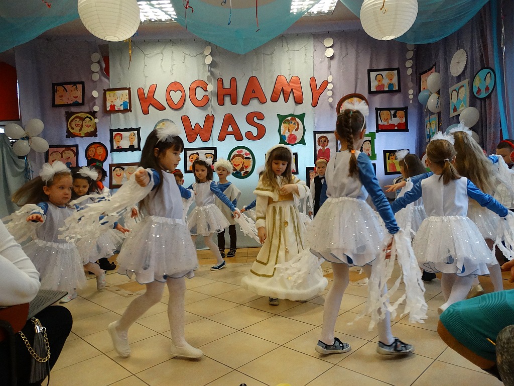 Z Babcią  i Dziadkiem w Przedszkolu Niepublicznym „Źródełko”