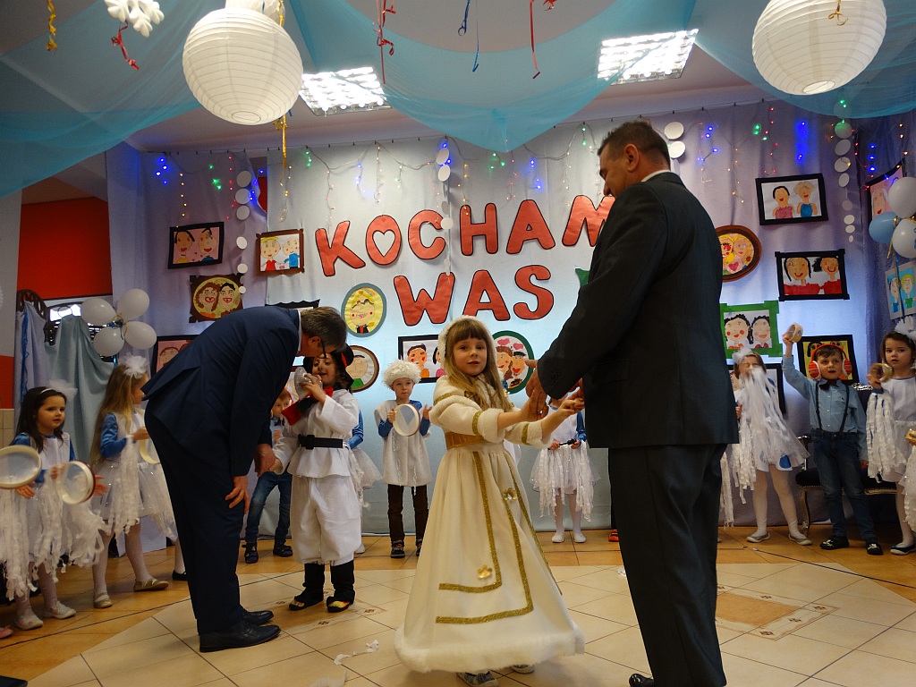 Z Babcią  i Dziadkiem w Przedszkolu Niepublicznym „Źródełko”