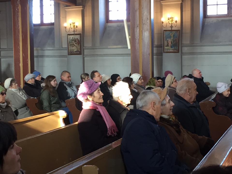 Mieszkańcy Koskowic wspólnie śpiewali kolędy i pastorałki