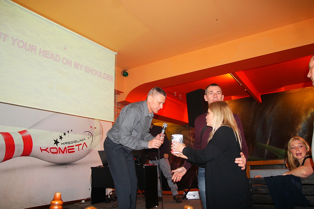 Zaśpiewali Charytatywne Karaoke dla Oli w Kręgielni Kometa
