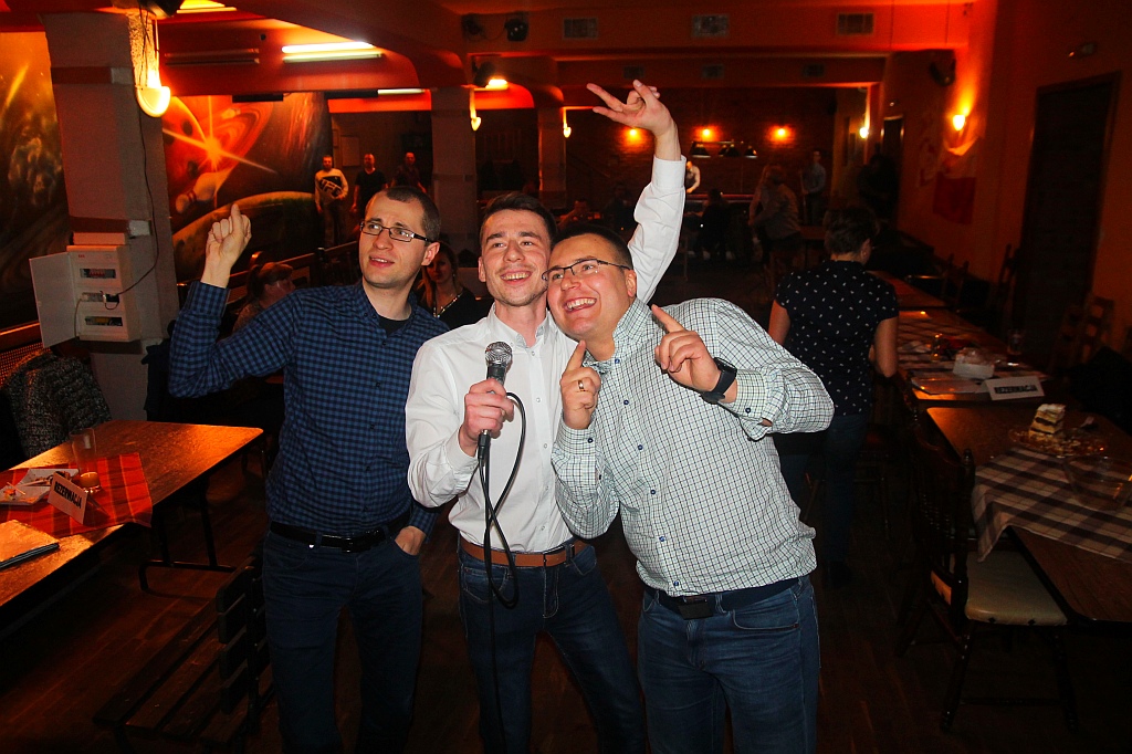 Zaśpiewali Charytatywne Karaoke dla Oli w Kręgielni Kometa
