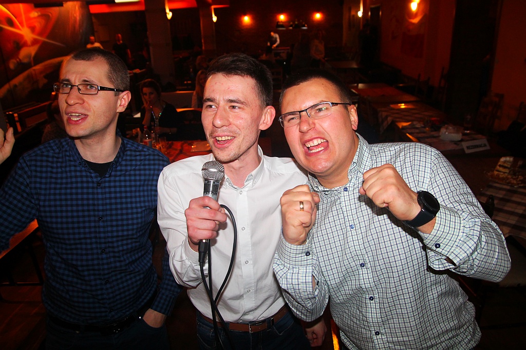 Zaśpiewali Charytatywne Karaoke dla Oli w Kręgielni Kometa