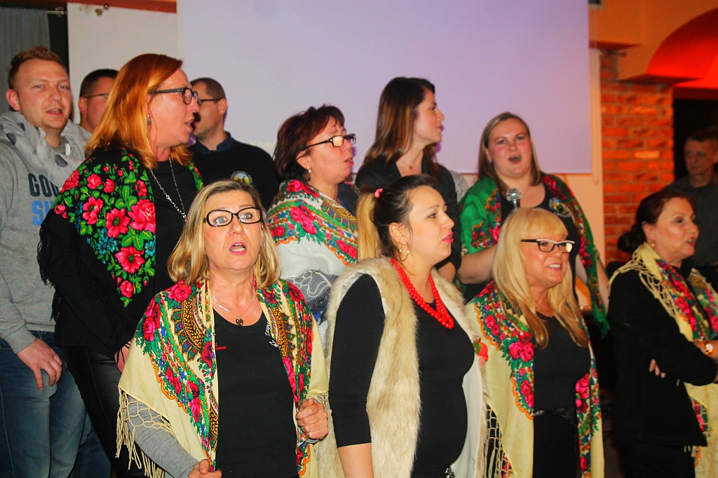 Zaśpiewali Charytatywne Karaoke dla Oli w Kręgielni Kometa