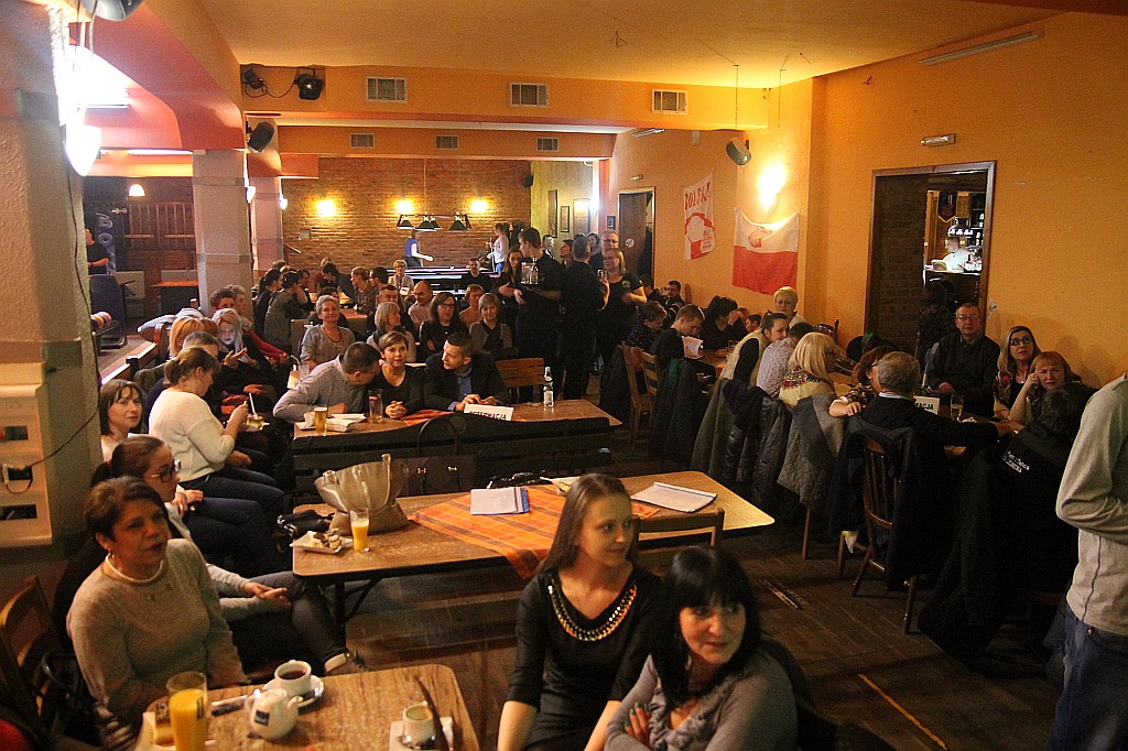 Zaśpiewali Charytatywne Karaoke dla Oli w Kręgielni Kometa
