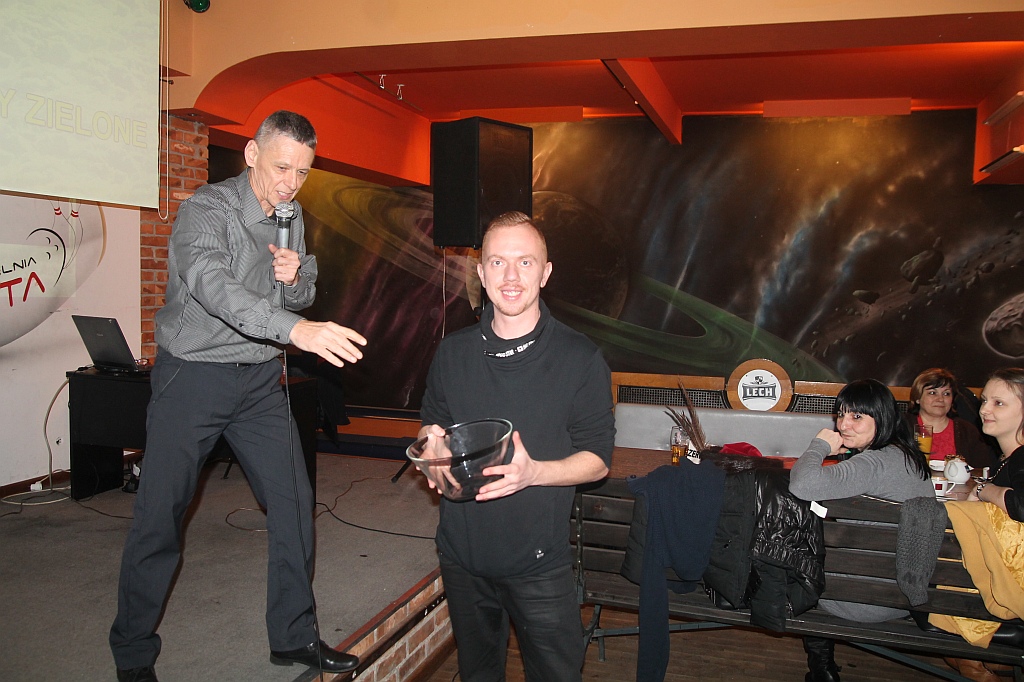 Zaśpiewali Charytatywne Karaoke dla Oli w Kręgielni Kometa