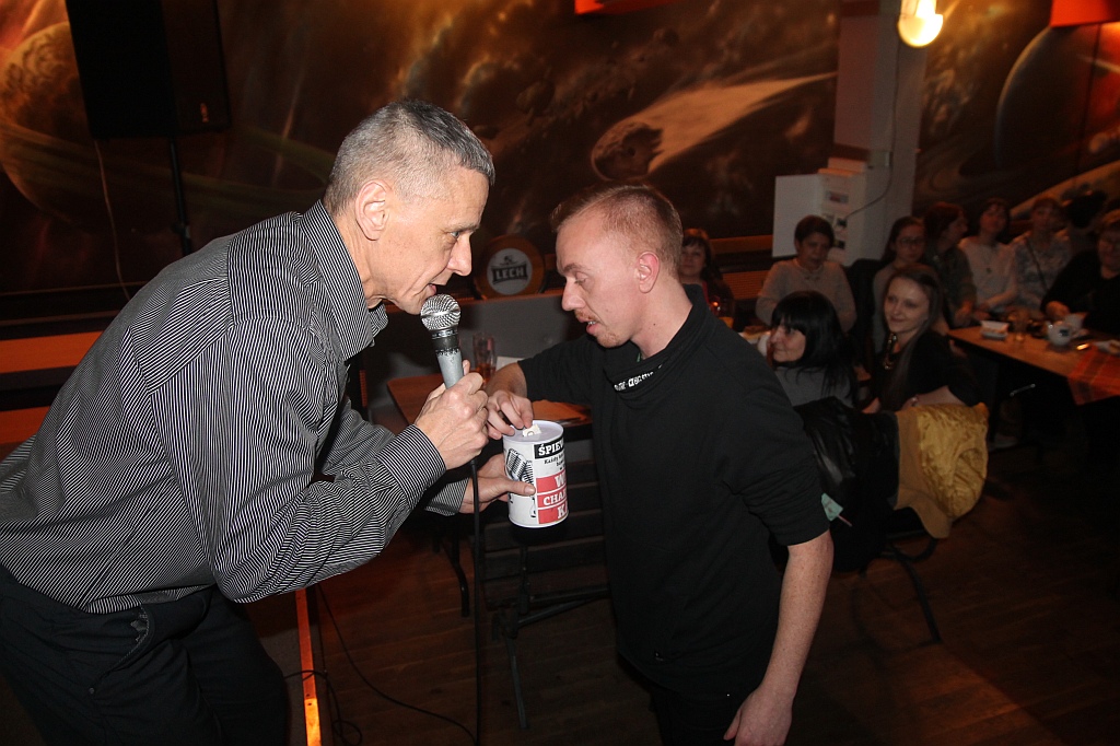 Zaśpiewali Charytatywne Karaoke dla Oli w Kręgielni Kometa
